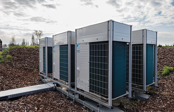 Large commercial office building using VRF air conditioning