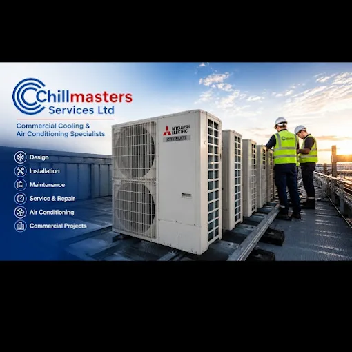 Air conditioning installation with clean pipework and cable management